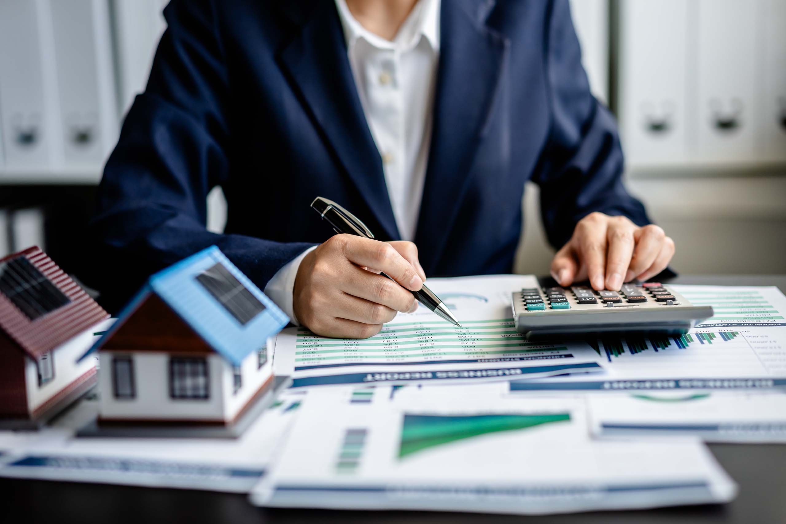 dubai real estate financing and taxt advisor at the desk